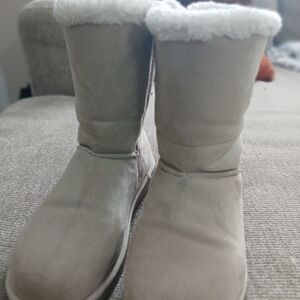Cozy Tan Winter Boots